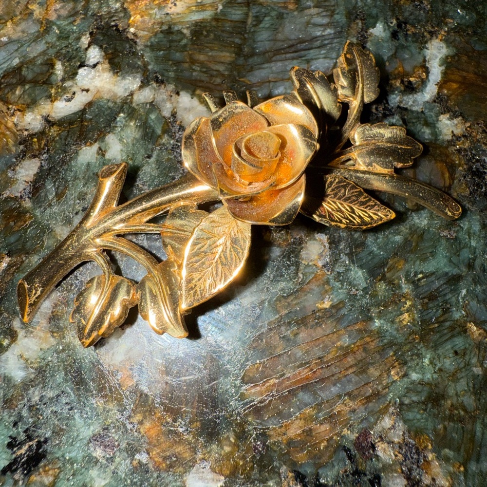 VTG Coro Pegasus Brooch Rose Flower Bronze Tone‎ Estate Costume Pin